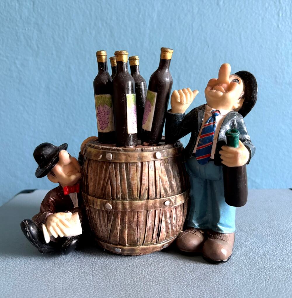 Vintage Laurel and Hardy 5-Piece Cheese Spreader Set Wine Barrel Novelty Caddy